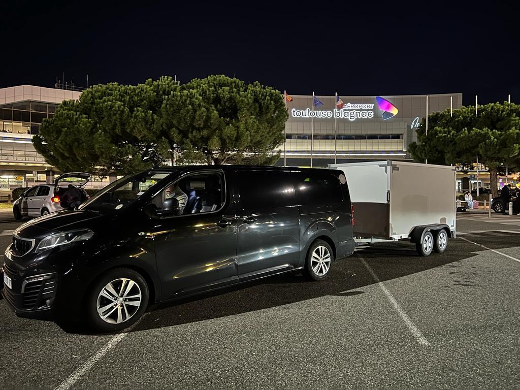 Van avec remorque